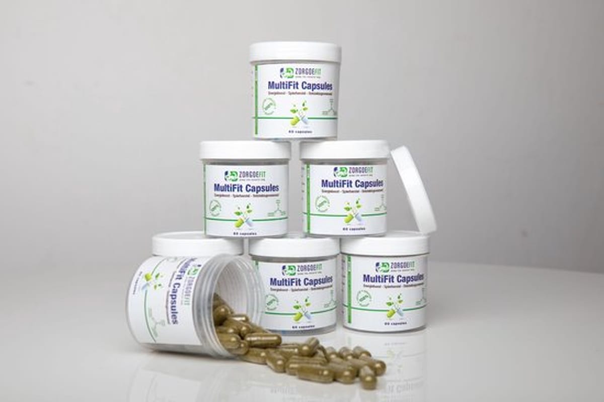 Rodney Zorg, grondlegger van ZorgoeFit, toont MultiFit Capsules